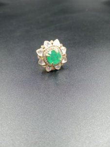 แหวนรูปดาวสีเงินประดับพลอยทรงเหลี่ยมมรกต ชุบทอง 18K ของ Amaira Jewels สำหรับผู้หญิง คลาสสิก เหมาะสำหรับเป็นเครื่องประดับหมั้นในเดือนพฤษภาคม - Product Image 5