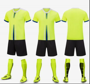 Ensemble de maillot de football jaune fluo pour homme, manches courtes, col en V, polyester respirant, avec short et chaussettes noirs - Product Image 1