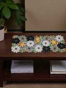 Chemin de table brodé à la main avec perles, sets de table floraux, linge de table personnalisé pour la maison, les mariages, les hôtels, les banquets - Product Image 5