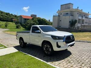 Toyota Hilux Pickup 4x4 Diésel Doble Cabina Entrega Rápida Excelente Estado Seminuevo y Nuevo Funcionamiento Suave Asientos Traseros de Cuero - Product Image 2