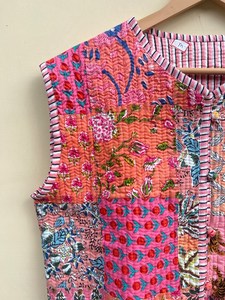Veste d'hiver indienne faite à la main en coton 100% écologique, matelassée, anti-rides, respirante, séchage rapide, imprimée numériquement, avec poche avant - Product Image 2