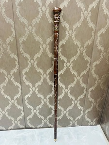 Bastón de Paseo de Madera de Palisandro Vintage, Diseño Pulido Multifuncional con Curvas Naturales - Artículo de Regalo de Uttarakand - Product Image 2