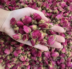 กลีบกุหลาบแห้ง กลิ่นหอมธรรมชาติ สำหรับทำโป๊ปปูรี ซองหอม น้ำหอมปรับอากาศในบ้าน เทียนหอม และงานประดิษฐ์ตกแต่ง - Product Image 1