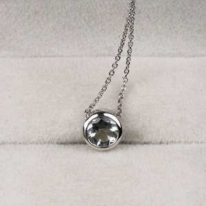 จี้เงินแท้ 925 ประดับพลอยสีเขียวธรรมชาติทรงกลมแบบฝังขอบ รุ่น Memoria Jewels ขายส่ง - Product Image 4