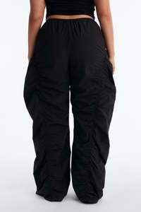 Pantalon large en nylon froncé pour femme, taille élastique, style décontracté streetwear, fournisseur OEM de vêtements pour homme et femme, marque privée - Product Image 2