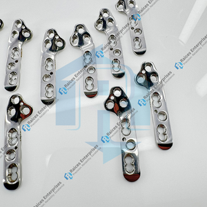 Placas de Bloqueo TPLO de Alta Calidad, Tamaño Estándar de 2.7mm, Juego de 2 Piezas, Precontorneadas, Estilo Voi 316L, para Cirugía Veterinaria en Gatos y Perros - Product Image 4