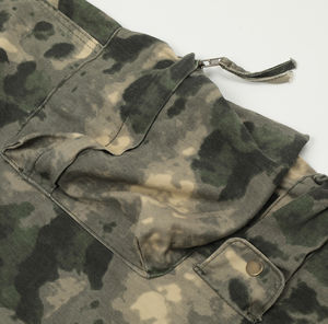 Pantalon cargo camouflage vintage multi-poches avec logo personnalisé pour homme, coupe droite, style baggy, effet empilé - Product Image 5