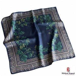 Écharpe Imprimée de Haute Qualité Tissu Léger Service d'Étiquetage Blanc Fabricant Textile OEM Produits en Tissu Personnalisés Bali Vente en Gros - Product Image 4