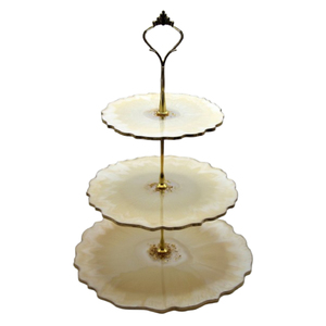 Handmade 3 Tier White Resin <b>Cake</b> Stand With Luxury Gold Flakes Modern Scalloped Edge Dessert Display For Wedding Party Decor - Product Image 4