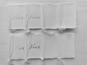 Carnets de Vœux de Mariage Artisanaux Personnalisés avec Vernissage Mat, Papier Coton à Bords Frangés, Rubans en Soie Teints à la Main Sans Couture, Cartes - Product Image 3