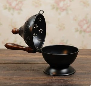 Quemador de incienso metálico hecho a mano con mango de madera |   Incensario Decorativo para Aromaterapia, Fragancia para el Hogar, Meditación y Yoga - Product Image 1