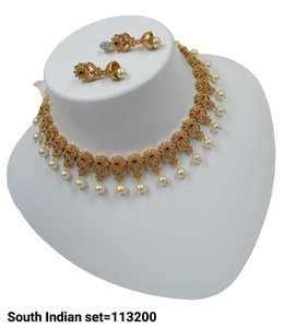 Conjunto de Joyería Étnica Tradicional de Zirconia y Oro del Sur de la India, Collar y Pendientes de Aleación de Cobre para Mujeres y Niñas, Ideal para Bodas - Product Image 3