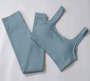 Ensembles de yoga pour femmes en tissu extensible respirant avec logo frontal, dernier design - Product Image 4