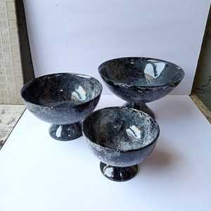 Juego de tres recipientes de resina hechos a mano, de diferentes tamaños, duraderos, resistentes al agua y lavables, muy vendidos. - Product Image 1