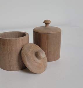 Tarro de almacenamiento de madera rústico estilo granja con tapa para organizar ingredientes y refrigerios en el despensa de la cocina - Product Image 4