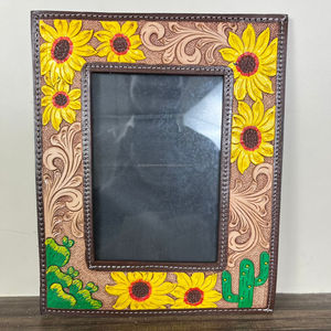Marcos de fotos de mesa de girasol y cactus de cuero mecanizados a mano estilo occidental diseñador rústico decoración de escritorio 4x6 Pantalla de fotos - Product Image 4