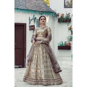 Lehenga choli ชุดปาร์ตี้สีทองของผู้หญิงชุดออกงานสุดหรู - Product Image 1