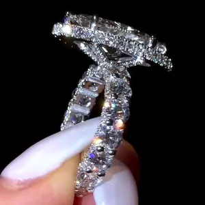 Anillo de Compromiso con Halo de Diamantes Cultivados en Laboratorio IGI de 3.00Ct, Corte Marquise, E VVS2, Oro Blanco de 14K - Product Image 3