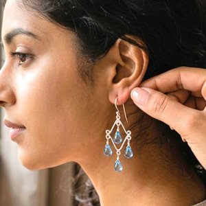 Boucles d'oreilles pendantes en forme de goutte de topaze bleue, argent sterling 925 plaqué rhodium, bijoux élégants faits à la main, cadeau - Product Image 6