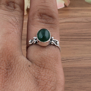 Anillo de Plata de Ley con Jade Verde Natural, Joyería Minimalista con Piedra de la Suerte, Anillo Clásico de Boda para Mujer - Product Image 3