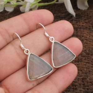 Boucles d'oreilles en fluorite naturelle triangulaire en gros, en argent sterling 925, taille triligne, pierres précieuses arc-en-ciel, bijoux fins pour femmes, prix d'usine - Product Image 3