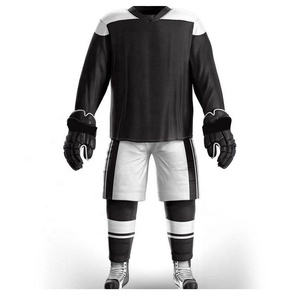 Uniforme de hockey sur glace en gros, fabriqué avec un matériau respirant assurant confort et mouvements athlétiques flexibles, personnalisable - Product Image 1