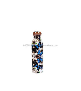 Botella de agua de cobre con estampado floral con arte esmaltado y diseño tradicional indio para una hidratación holística y un propósito de regalo - Product Image 1