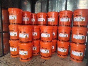 Aceite Desmoldante NPOIL - Aceite de Recubrimiento, Bidón de 18L, Tambor de 200L, Lubricantes Industriales de Alta Calidad de Vietnam, Aditivos Premium - Product Image 3