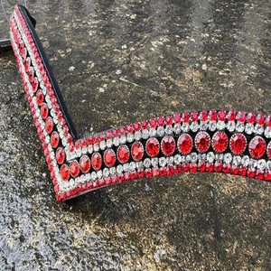 Banda para cejas de caballo de cuero inglés negro o marrón cosida a mano con cristales rojos y transparentes de 5 filas en forma de V en todos los tamaños y diseños personalizados - Product Image 5