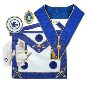 Tenue de cérémonie élégante avec des coutures de qualité et des accessoires décoratifs pour les événements spéciaux, regalia maçonnique - Product Image 1