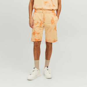 Shorts décontractés légers pour hommes, conçus pour un confort quotidien, en tissu respirant et lisse, au look moderne et épuré - Product Image 3
