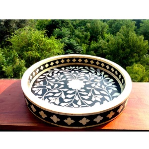 Bandeja de madera con incrustaciones de hueso de la mejor calidad para servir aperitivos y bebidas, bandeja decorativa de lujo hecha a mano, disponible a precio de mayoreo. - Product Image 4