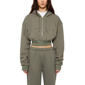 Nouveau design personnalisé, ensemble de survêtement pour femme à col montant, style streetwear, effet délavé à l'acide, grande taille, coupe courte, vente en gros - Product Image 4