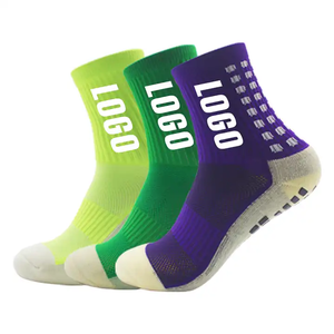 Chaussettes tendance décontractées avec impression numérique de lettres pour hommes et femmes, design personnalisé, fournisseur d'usine OEM, meilleure qualité pour les commandes en gros - Product Image 4