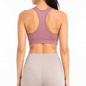 เสื้อชั้นในกีฬาแบบ Racerback สำหรับผู้หญิง รองรับระดับปานกลาง ไร้ตะเข็บ เหมาะสำหรับโยคะ ฟิตเนส ออกกำลังกาย เสื้อครอปท็อปแบบใหม่ เสื้อโยคะ - Product Image 3