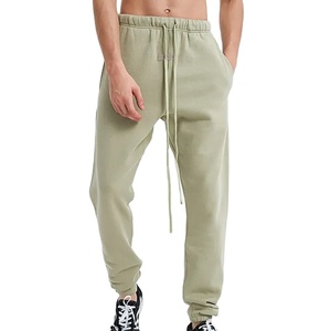 Pantalones de chándal de lana pesados de 410gsm de alta calidad para hombre, estampado personalizado, gris liso con etiqueta de lona, Pantalones - Product Image 3