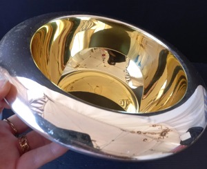 ชามโลหะขนาดใหญ่สไตล์วินเทจพร้อมฝาคริสตัลลายดอกไม้ เหมาะสำหรับใส่ถั่ว ลูกเกด หรือคุกกี้ชิ้นเล็กๆ สำหรับงานเลี้ยงสังสรรค์หรือใช้ในชีวิตประจำวัน - Product Image 5