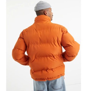 Veste matelassée en gros avec logo personnalisé, impression OEM, veste d'hiver personnalisée de haute qualité pour hommes, veste matelassée à bulles avec poches - Product Image 6