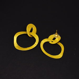 Pendientes de Aro Geométricos de Latón al por Mayor, Tono Dorado, Hechos a Mano, Colgantes de Círculo Irregular, Joyería Moderna para Mujer - Product Image 1