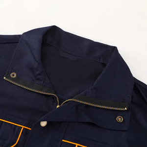 เสื้อแจ็คเก็ตทำงานอุตสาหกรรม OEM ทนทาน ผลิตจากผ้าฝ้ายผสมโพลีเอสเตอร์ เสริมความแข็งแรงบริเวณข้อศอก มีกระเป๋าหลายช่อง ชุดยูนิฟอร์มนิรภัยสำหรับแรงงาน  จำนวนสั่งขั้นต่ำน้อย  กระเป๋าแบบติดกระดุม - Product Image 3