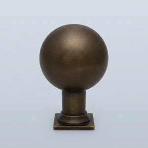 Bouton de meuble élégant en laiton brossé pour quincaillerie de cuisine, poignée de tirage durable au design moderne pour la maison, le bureau et le salon - Product Image 3