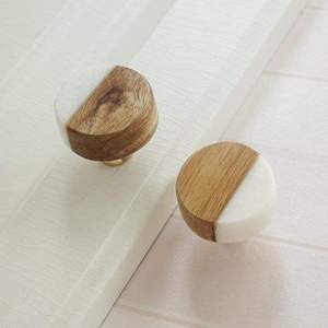 Pomos y Tiradores de Resina de Madera Ecológicos de Diseño - Herrajes Decorativos Duraderos para Muebles Modernos y Uso en Exteriores - Product Image 4