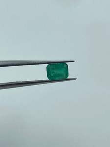พลอยมรกตธรรมชาติ 0.85 กะรัต 4.80x6.40 มม. ทรงบาแกตต์ สีเขียว สำหรับทำเครื่องประดับ - Product Image 3