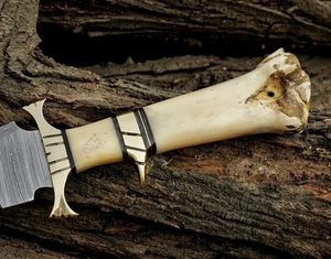 Cuchillo Bowie de Caza de Acero de Damasco PASHA ENTERPRISES, Mango de Hueso de Camello, Funda de Cuero, Grado Industrial, OEM Personalizable - Product Image 4