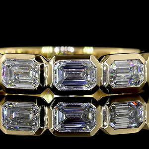 Bague de fiançailles et de mariage classique pour femme en or jaune 10K 14K 18K avec diamant de laboratoire taille émeraude et argent 925/935, finition rhodium - Product Image 2