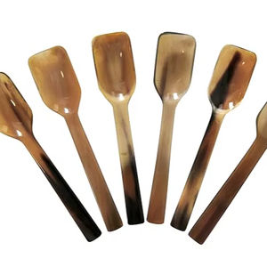 Cuchara Artesanal de Cuerno con Acabado Espejo, Ecológica, de Mango Largo para Uso Doméstico y en Restaurantes, Precio al por Mayor, India - Product Image 1