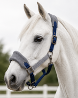 HM GLOBAL - Cabestro de Cuerda Ajustable Acolchado de Forro Polar Ecológico y Duradero de Primera Calidad para Caballos, con Logotipo Personalizado en Color, Accesorios Ecuestres