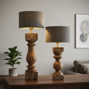 Lampe de table rustique en bois brun avec piétement sculpté artisanal et abat-jour en tissu pour chambre, salon ou console - Product Image 3