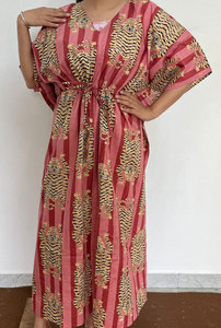 Vestido Kaftan Moderno de Algodón Estampado para Mujer con Textura Suave y Aspecto Moderno - Product Image 4