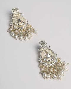 Pendientes de Perlas de Imitación Blancas, Estilo Chandbali, Florales Tradicionales, Chapados en Oro, Étnicos, Hechos a Mano, con Circonitas y Moti, para Boda - Product Image 3